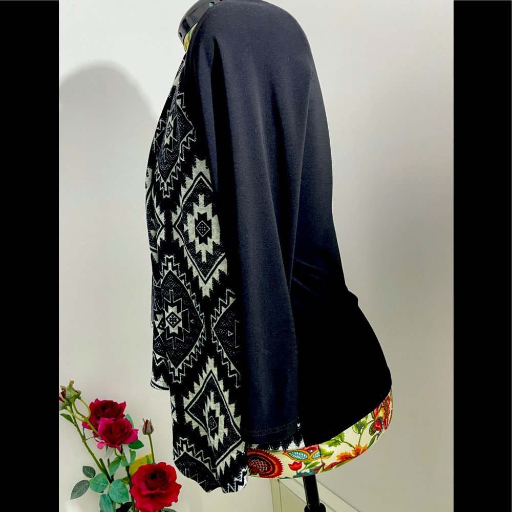 Hamilton Cardigan Blouse, 1 piece - Picture 2 of 9